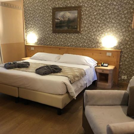 Hotel Edelweiss 3 Stelle Superior Брей-Червиния Экстерьер фото