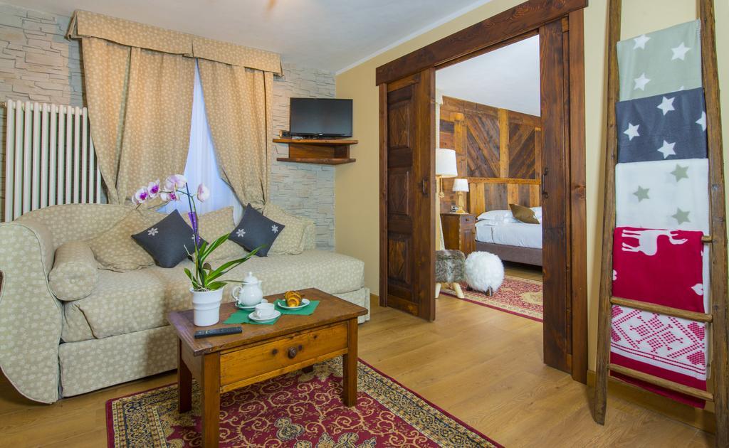 Hotel Edelweiss 3 Stelle Superior Брей-Червиния Номер фото